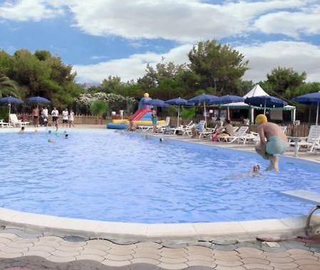 Vela Club Hotel & Appartamenti Rodi Garganico Esterno foto