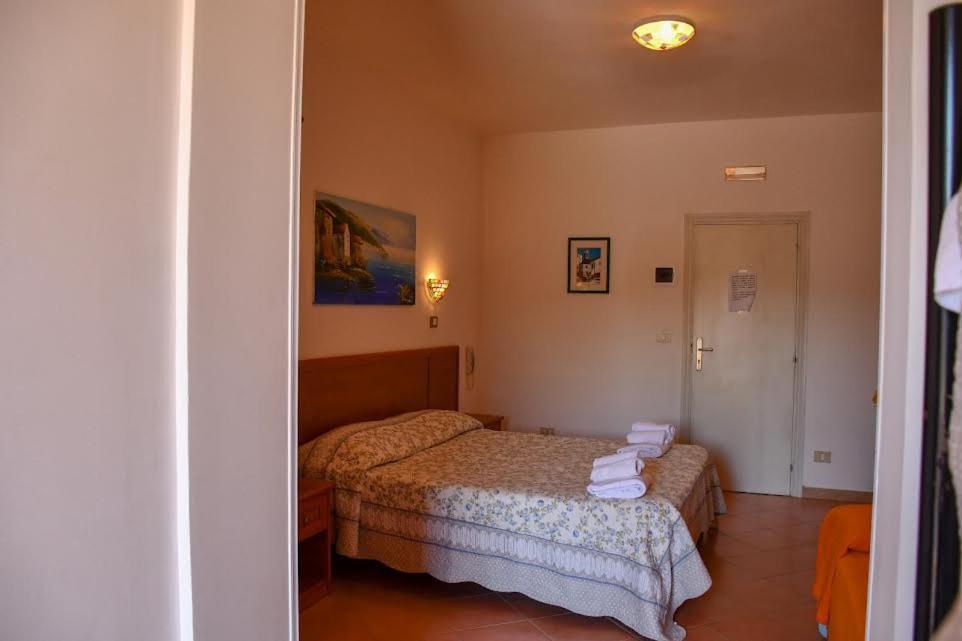 Vela Club Hotel & Appartamenti Rodi Garganico Esterno foto
