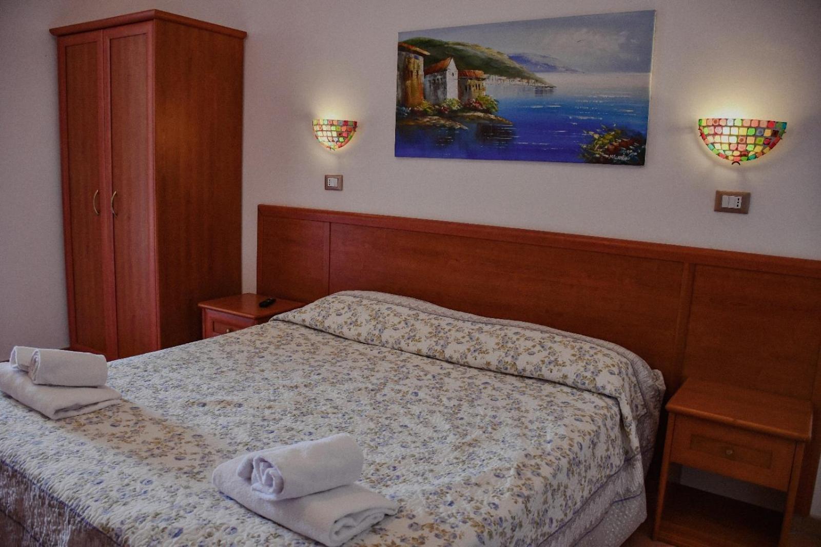 Vela Club Hotel & Appartamenti Rodi Garganico Esterno foto