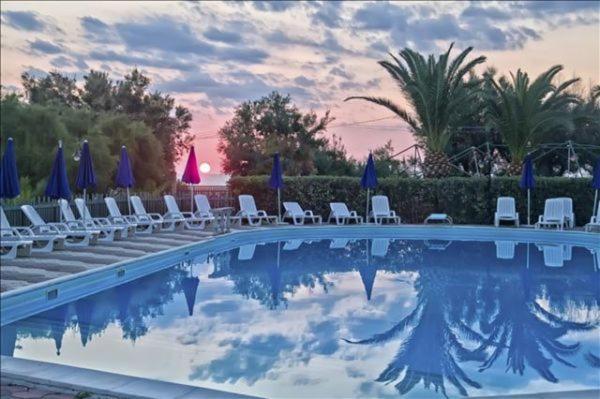 Vela Club Hotel & Appartamenti Rodi Garganico Esterno foto