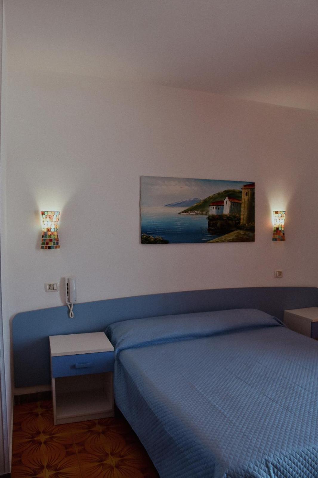 Vela Club Hotel & Appartamenti Rodi Garganico Esterno foto